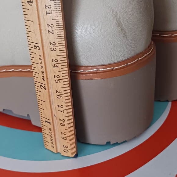 Bare Traps Nasha Wedge Heel Hiker Boots 9.5M Taupe EUC Like new! - Picture 13 of 16